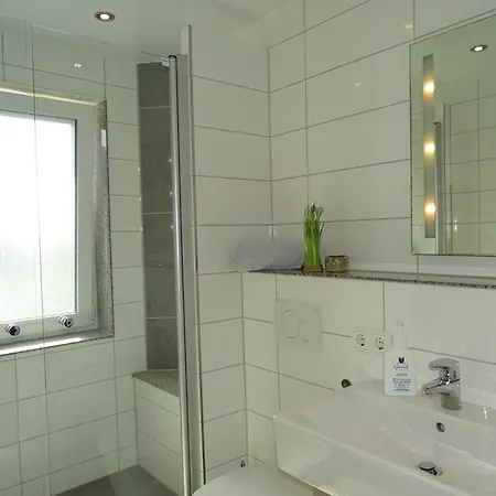 Hotel Landgasthaus Lenniger 2*